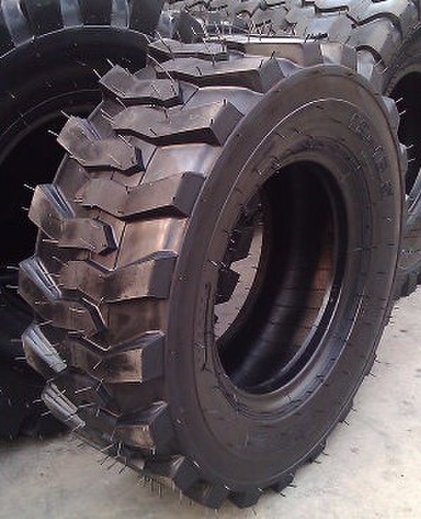 钢丝825R16半实心轮胎 R4花纹加深花纹 钢丝轮胎 小铲车轮胎1