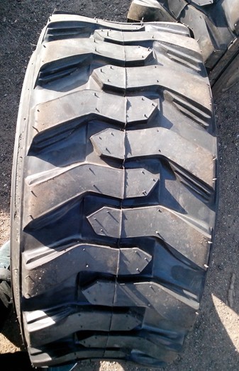 滑移装载机轮胎 R4花纹轮胎 12-16.5轮式挖掘机车轮胎1