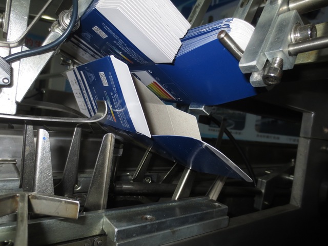 食品包装机械 大型机械加工 荣裕包装机械质量好 牙膏自动装盒机2