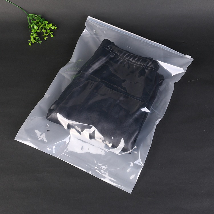 塑料内衣袋 环保安全 服装塑料袋 塑料磨砂袋 鈊弈塑料袋厂直销PE塑料袋 塑料自封袋 塑料自卷袋 高透塑料袋 塑料包装袋1