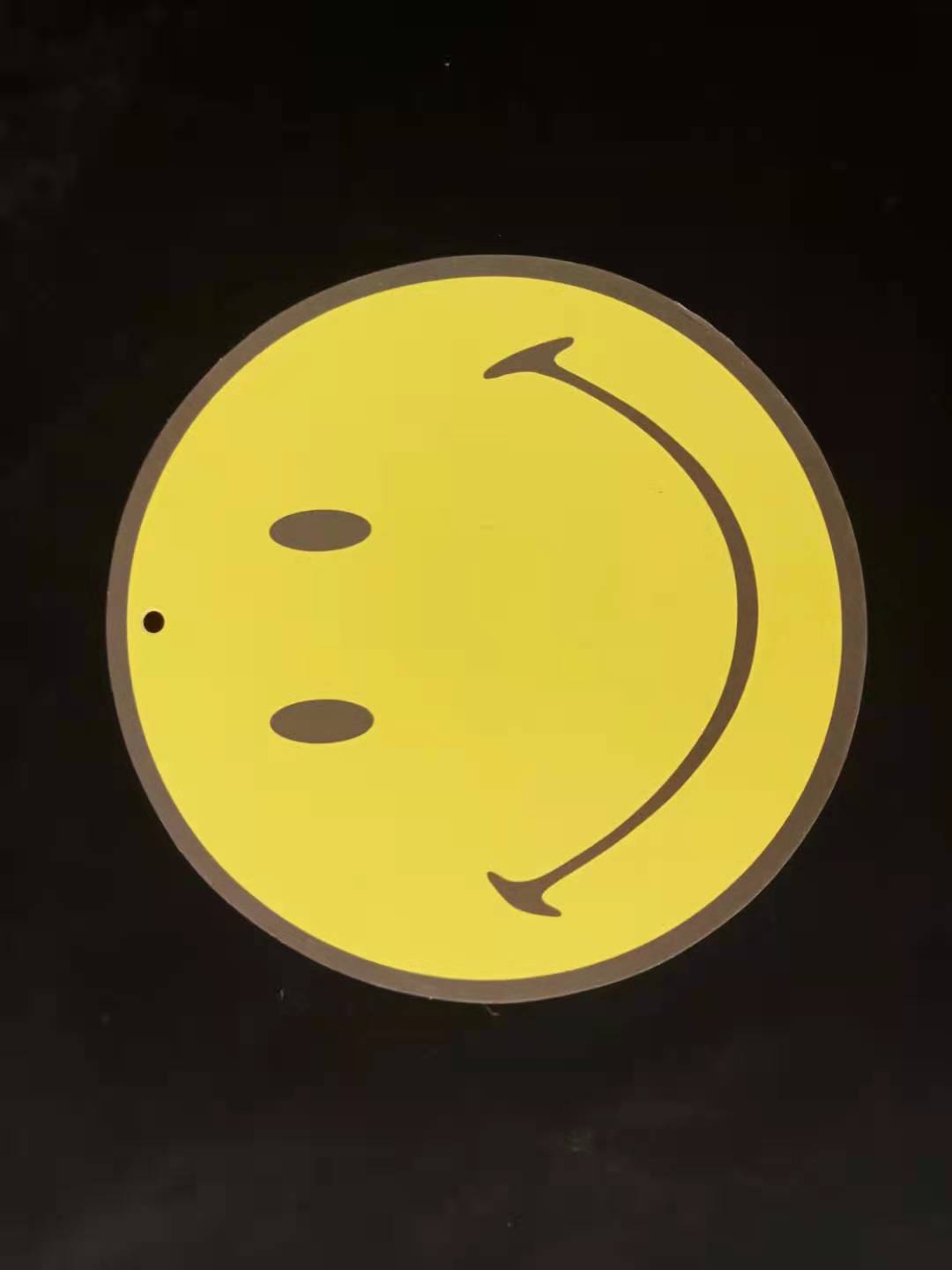 厂家直销黄色笑脸圆形吊牌 可用作多种商品包装辅料 特种纸吊牌 现货1