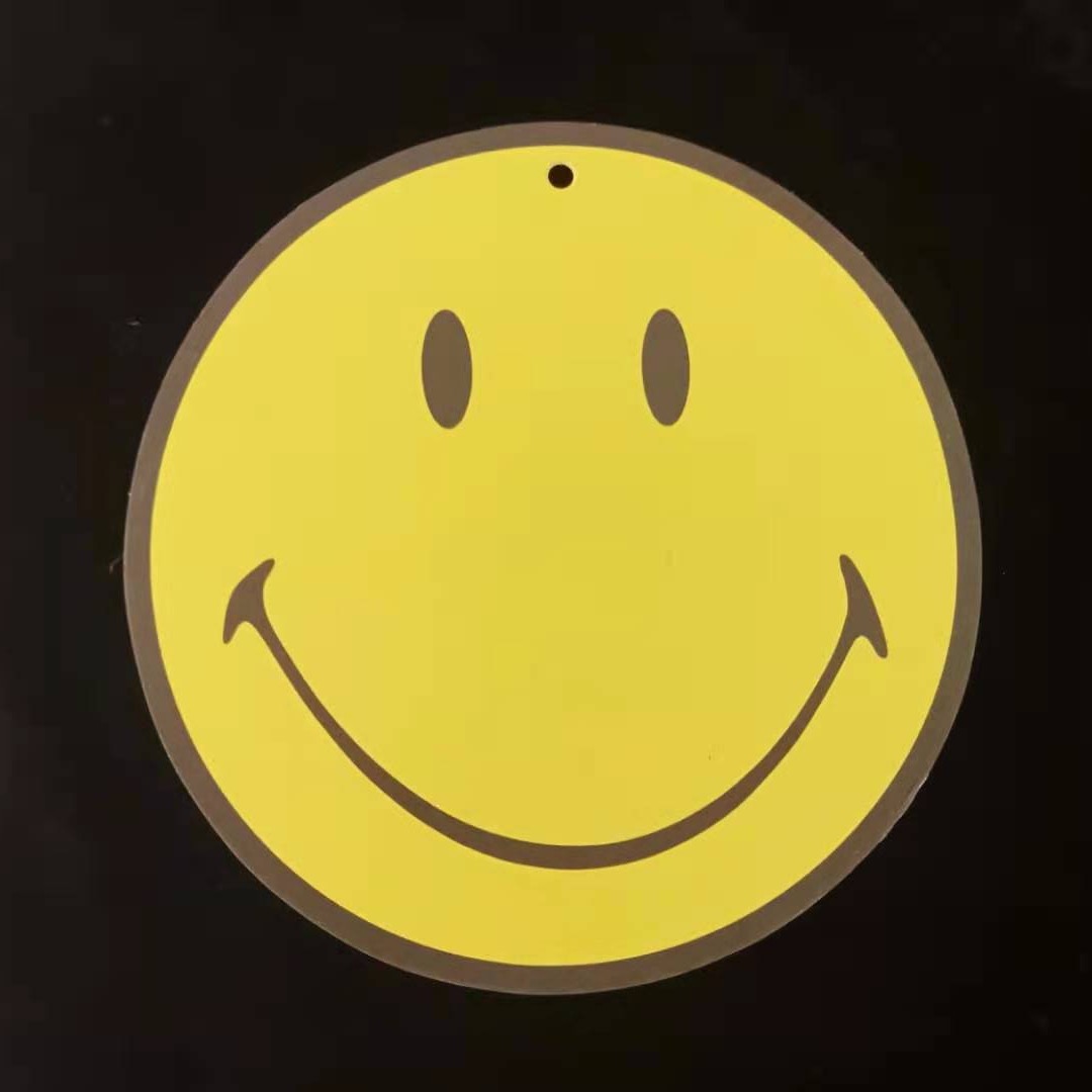 厂家直销黄色笑脸圆形吊牌 可用作多种商品包装辅料 特种纸吊牌 现货