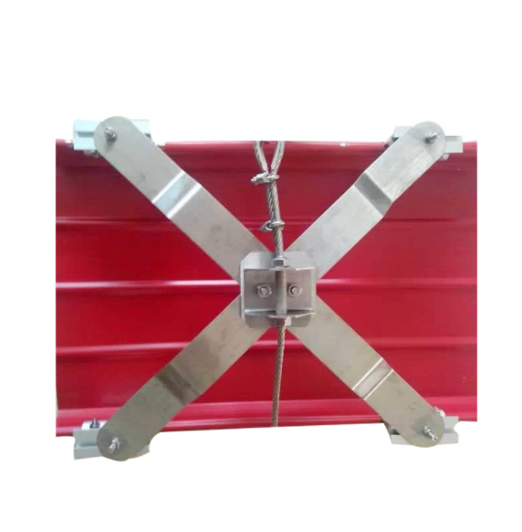 鸿泰 X型铝镁锰板屋面防坠器 金属成型设备 铝镁锰板防坠落系统1