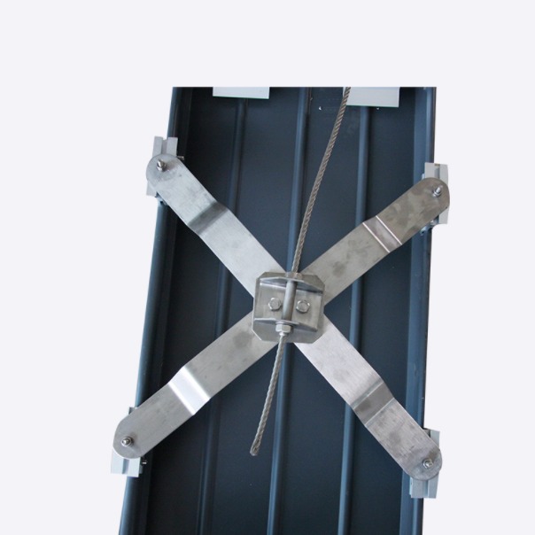 鸿泰 X型铝镁锰板屋面防坠器 金属成型设备 铝镁锰板防坠落系统