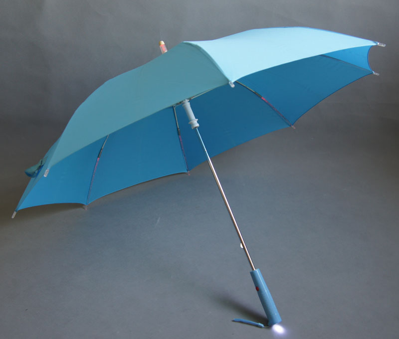 高尔夫LED灯雨伞 厂家供应21寸加印LOGO直杆手开LED伞骨发光伞