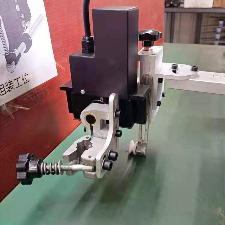 法兰焊接小车 小型管道焊接设备 焊镭 车间机器人焊接4