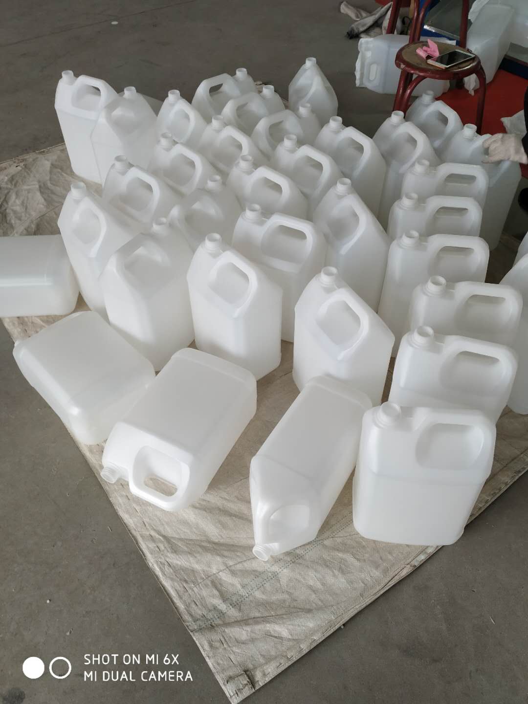 塑料瓶、壶 批发销售塑料壶10升车用尿素桶10L尿素溶液包装壶3