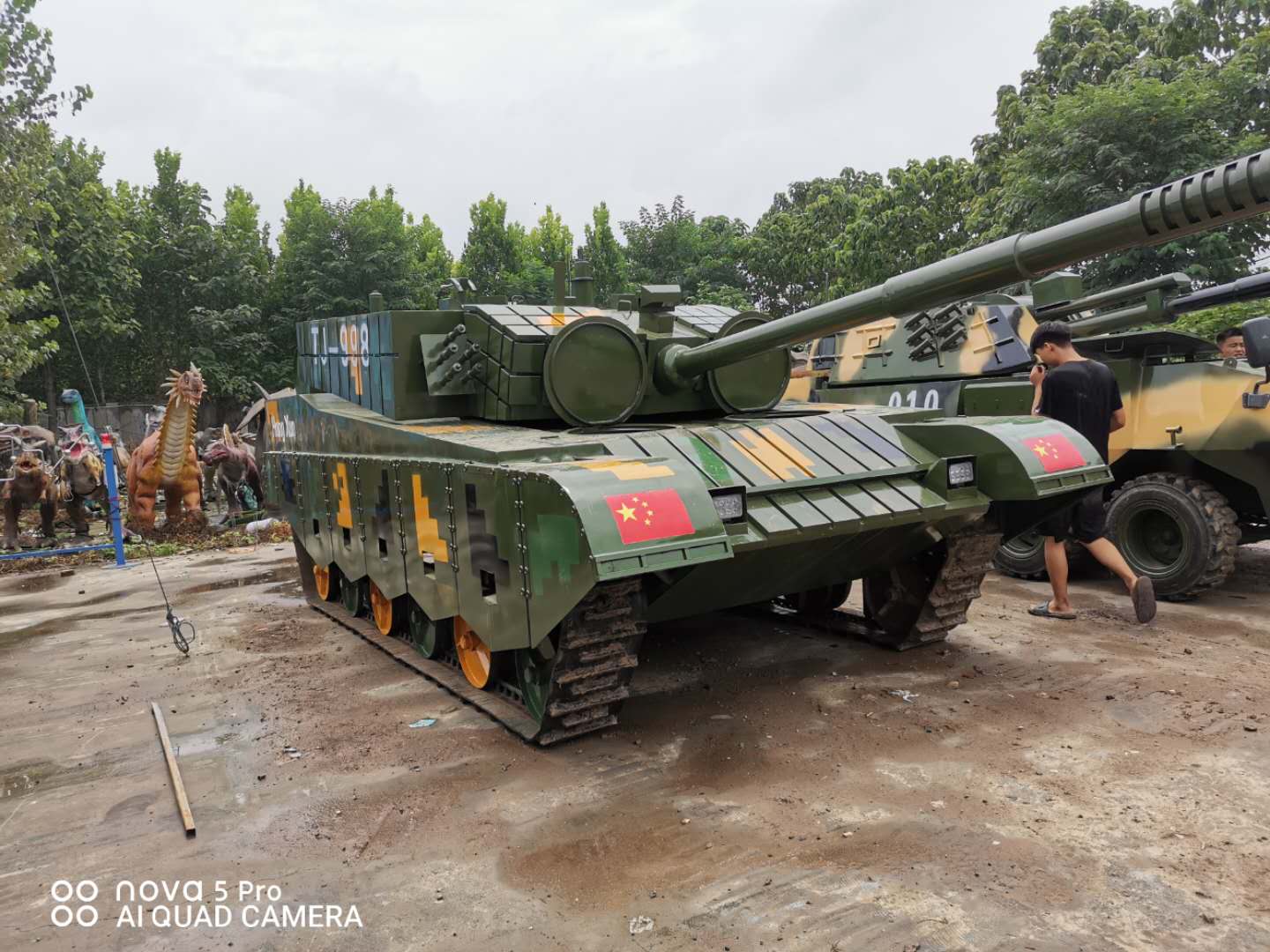 开动坦克模型出售 军事模型 弘讯模型制造厂家2