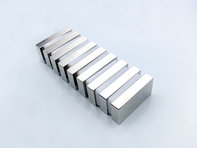 供应方形磁铁 强力吸铁石 电子元件磁铁 稀土钕铁硼强铁 高温钐钴强磁 磁选方块 强力磁铁1