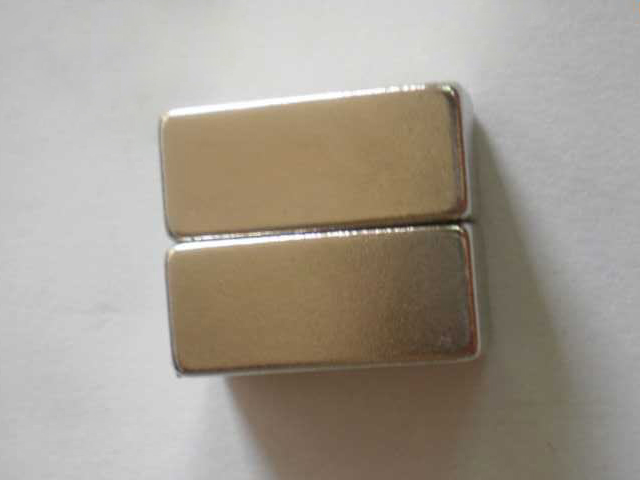 磁钢 强力磁铁 包装磁铁 磁瓦 钕铁硼磁铁 单面磁铁 圆形磁铁1