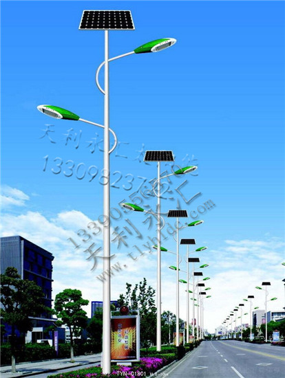 太阳能路灯价格表 工厂批发6米太阳能道路灯 农村太阳能光伏路灯1