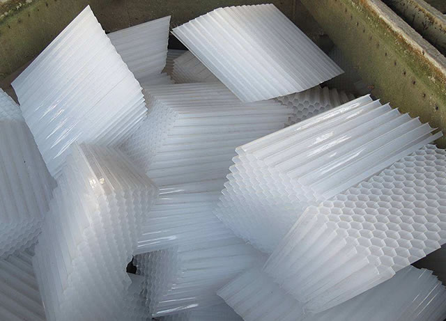 节能环保材料 六角蜂窝斜管填料供应厂家 可来料加工 蜂窝斜管填料6