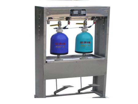 质量好的液体灌装机当选为民灌装 其他包装设备 安徽液体灌装机