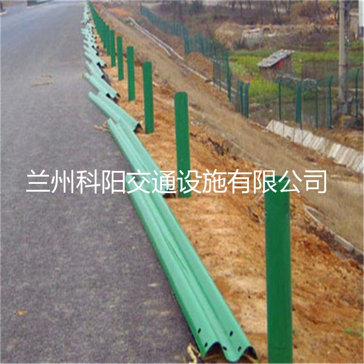 专业的施工安装队伍 公路护栏厂家直销 乌鲁木齐波形护栏板8