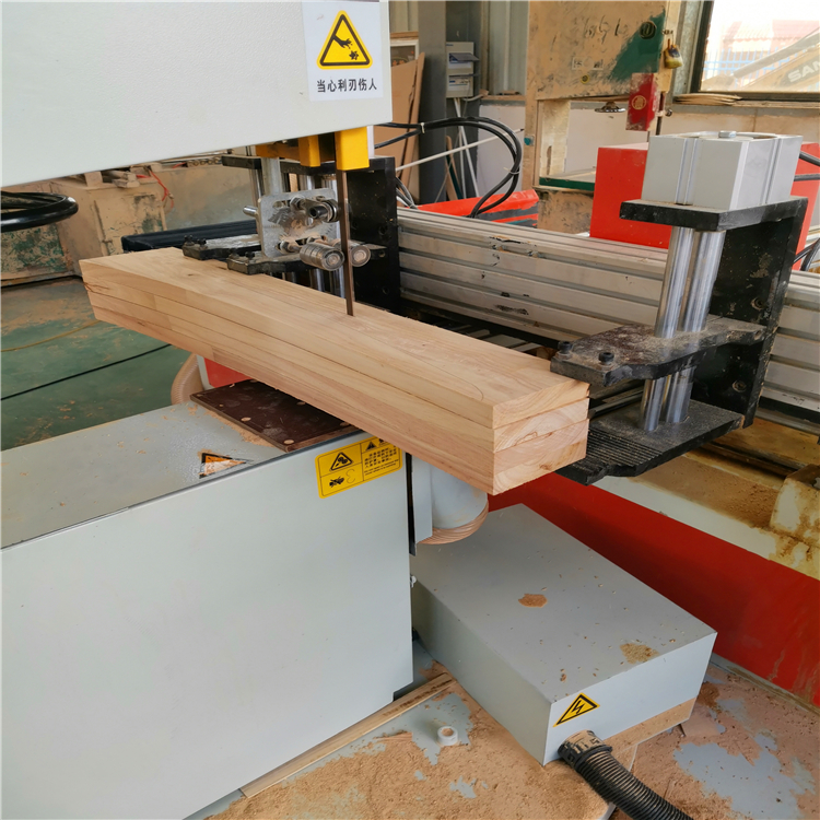 板材切割 木工带锯 数控带锯 华洲三华 木工机械6