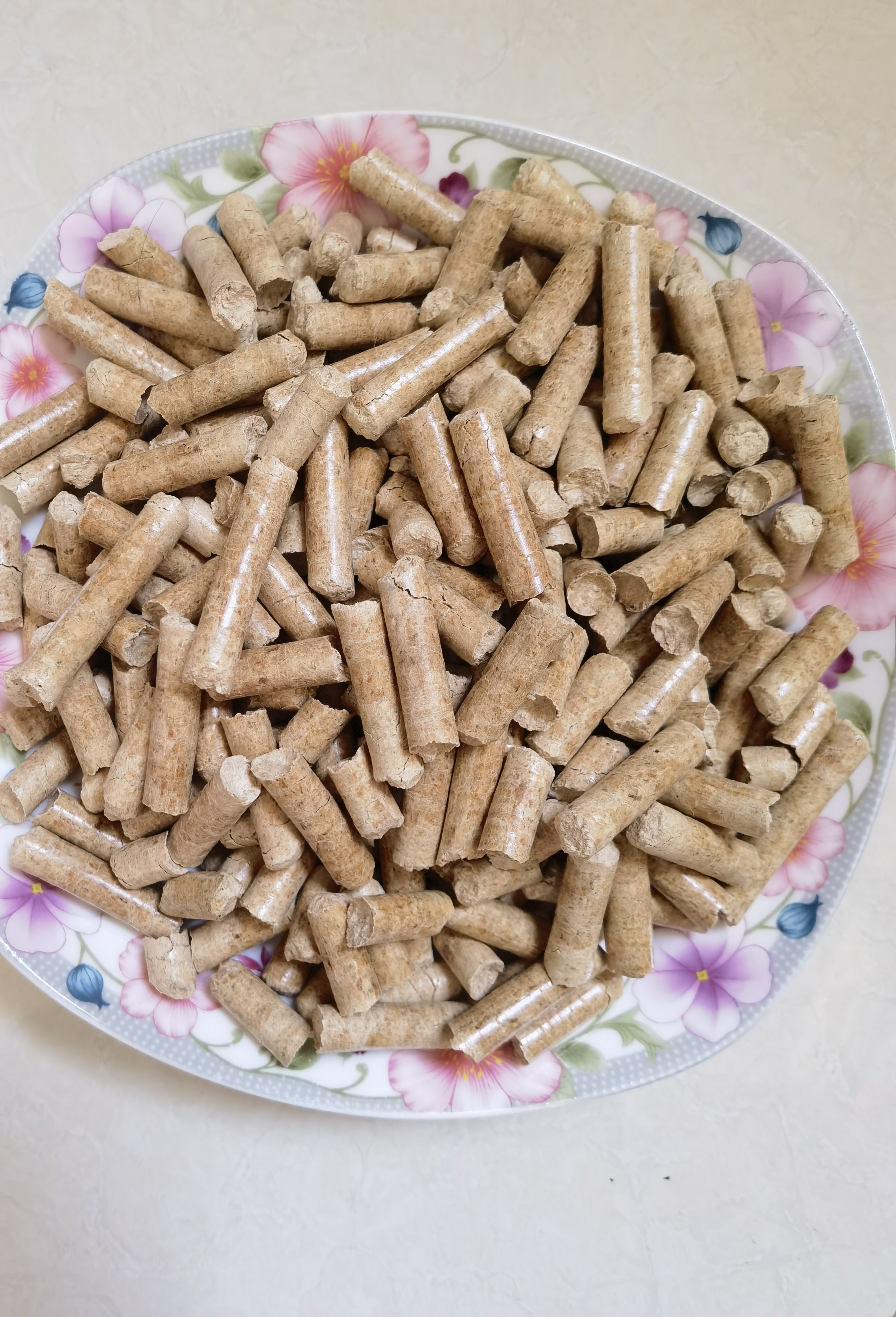 灰1全国发货 樟子松颗粒 生物质颗粒 实木颗粒板 热量4200 康博宇颗粒厂家木颗粒