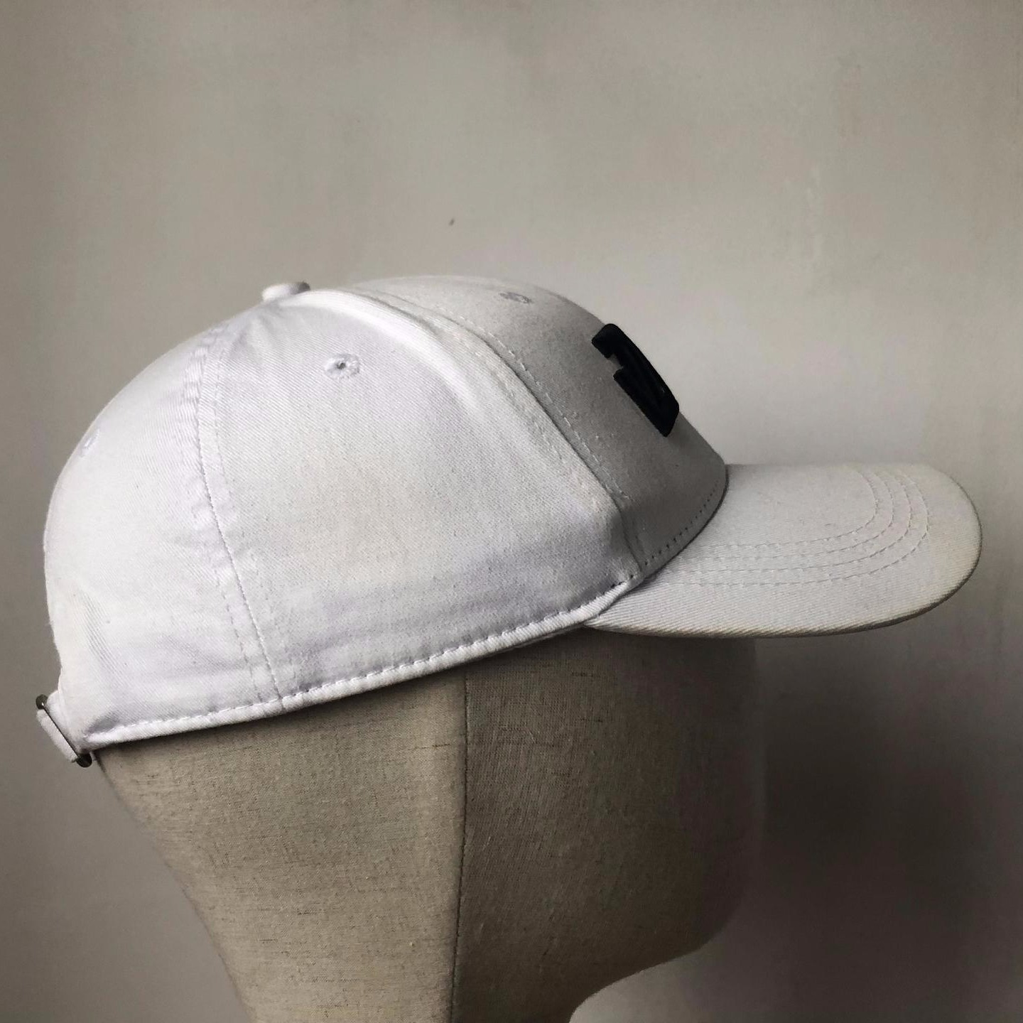 白色立体绣3D绣花6片圆顶曲额棒球帽鸭舌帽帽子5