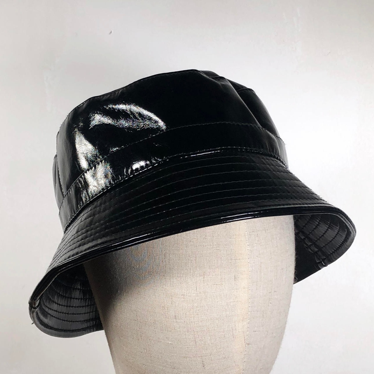 黑色PVC漆面光身光版边帽筒帽渔夫帽子加工定制批发