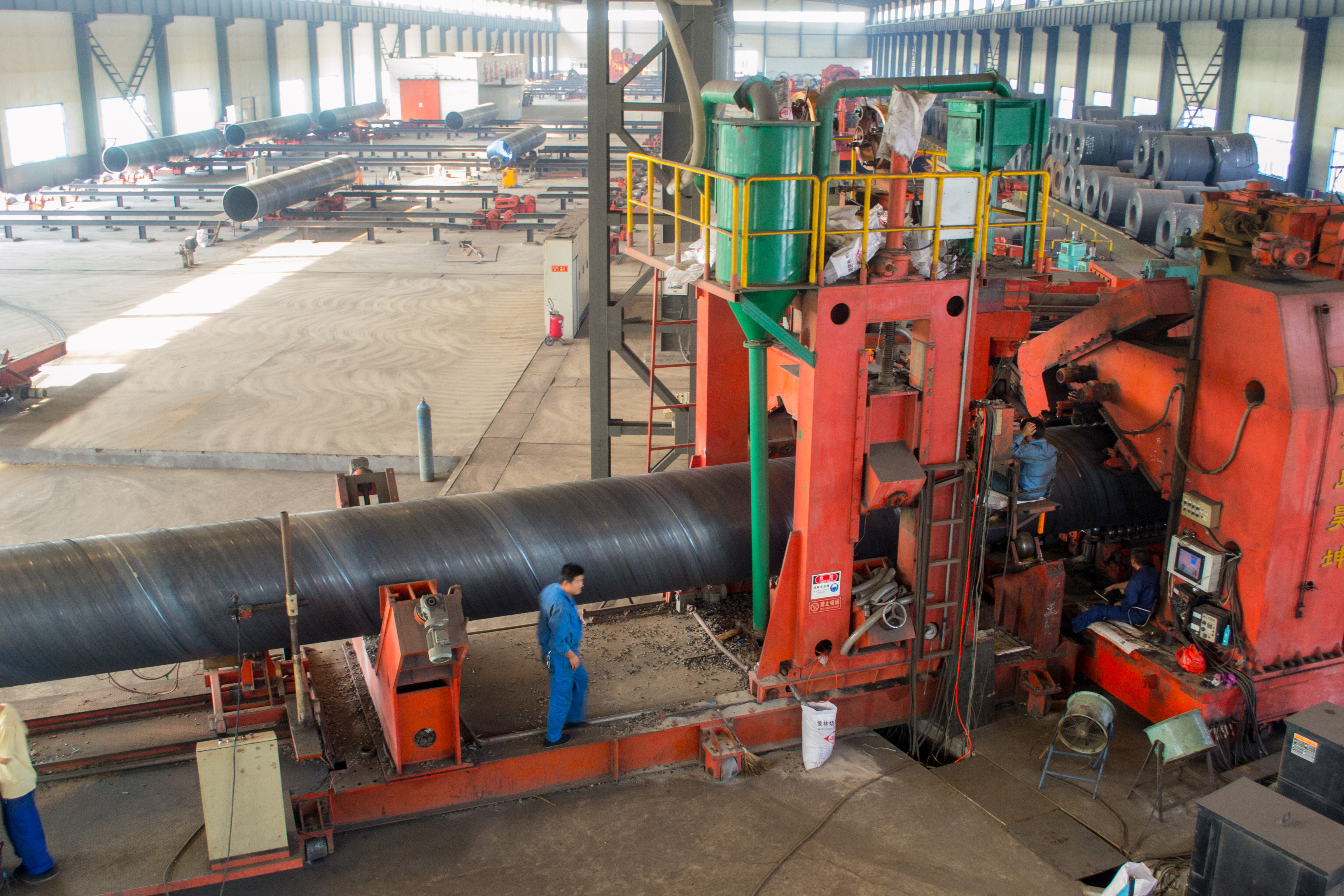 大口径螺旋钢管专业制造年产33万吨可生产219-3380mm的螺旋钢管质量优良现货直发6