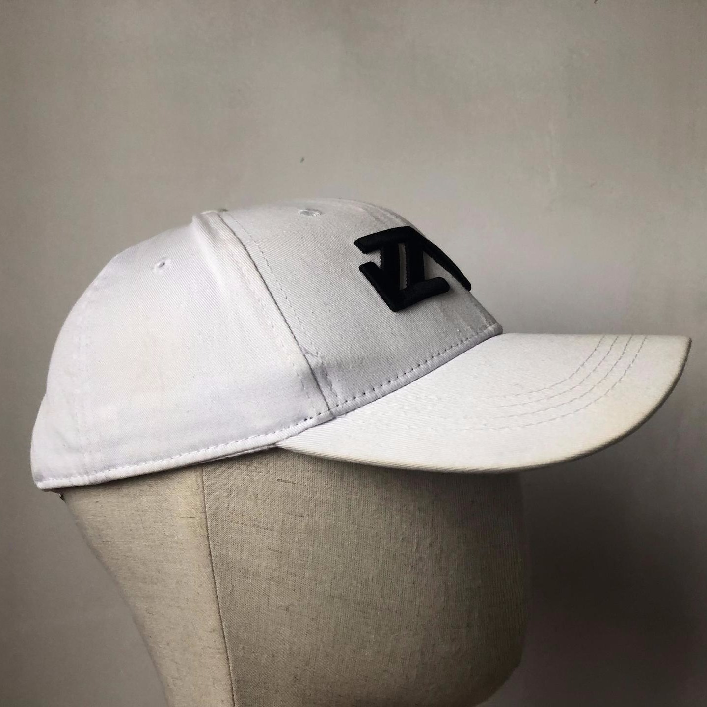白色立体绣3D绣花6片圆顶曲额棒球帽鸭舌帽帽子4