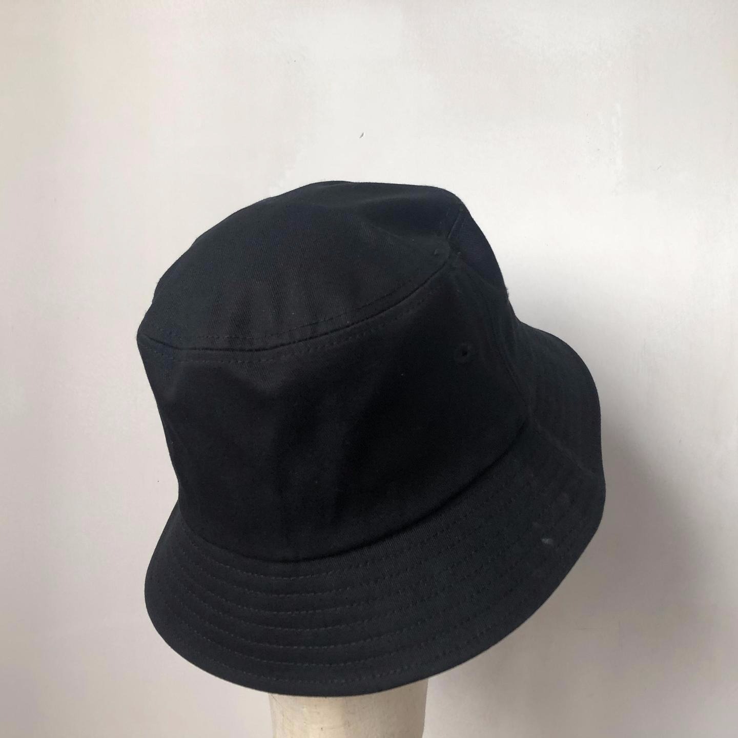帽子 时尚黑色平顶印花装饰边帽渔夫帽盆帽7