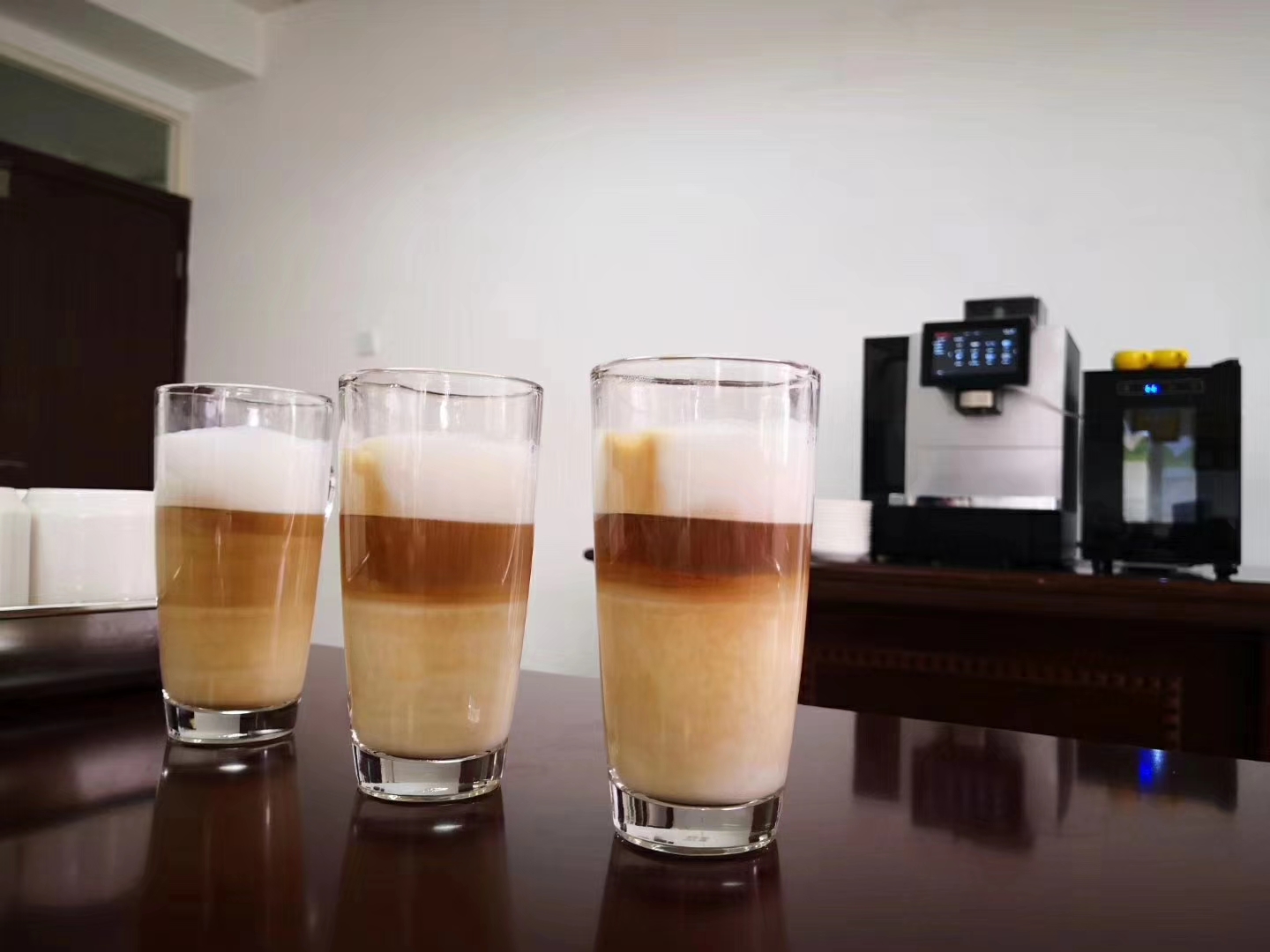 外企办公室咖啡机 咖啡机租赁 手摇咖啡机 意大利德龙咖啡机1