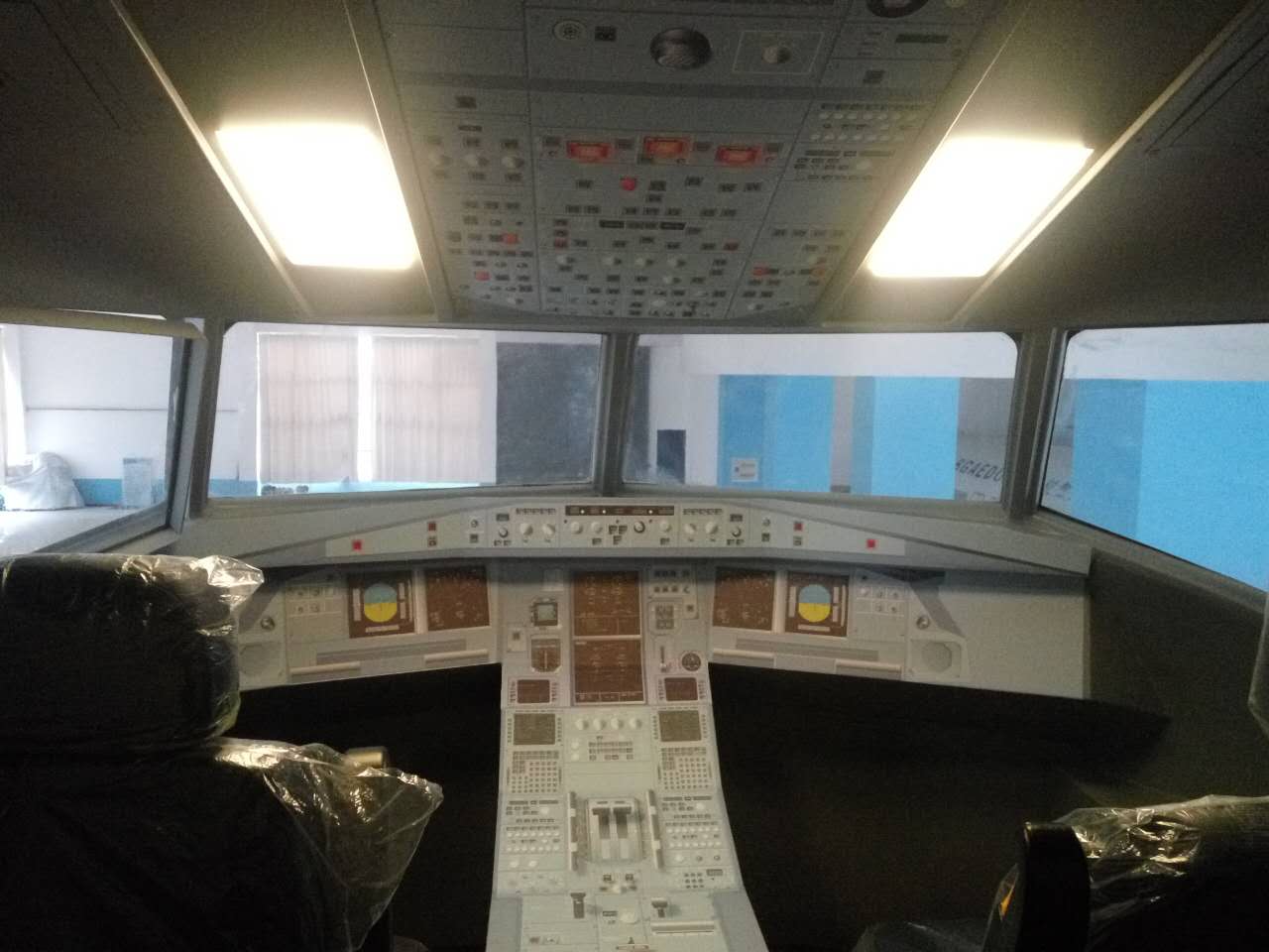 崭新的撤离舱 知名的A320型静态撤离训练器供应商_廊坊翔坤航空模拟设备5