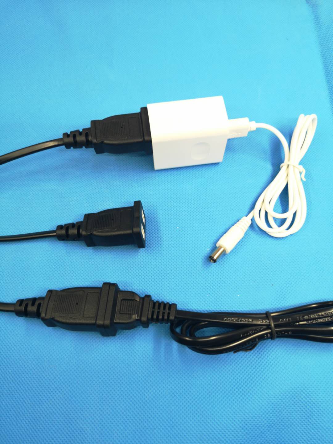 30CM监控安防连接电源母插头2孔中途连接器10A二极电源母插头PVC料注塑成型3