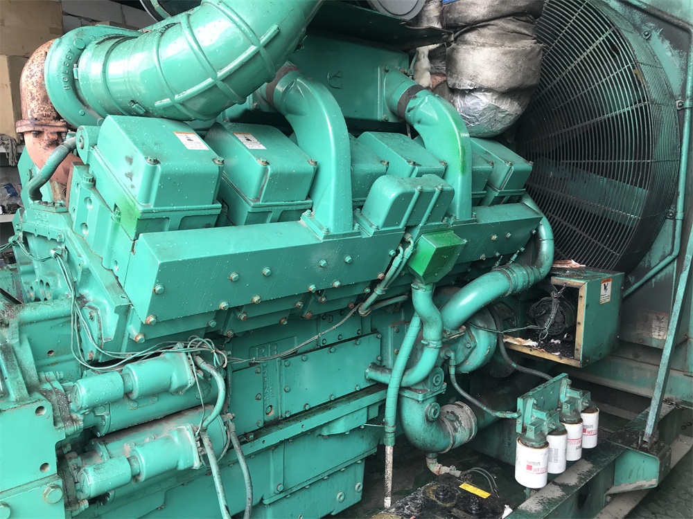 二手發電機價格 二手康明斯660KW柴油發電機組KTA38-G2出售2