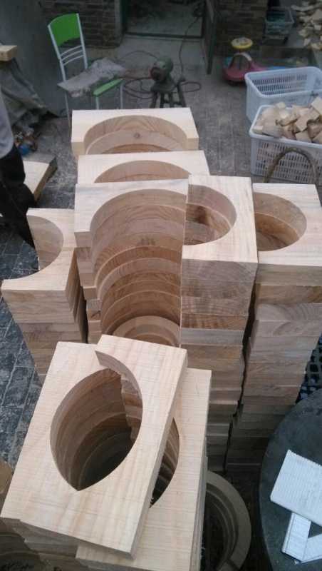 管道木托垫木 其他建筑、建材类管材 红松木管托材质说明 兴硕水管木托9