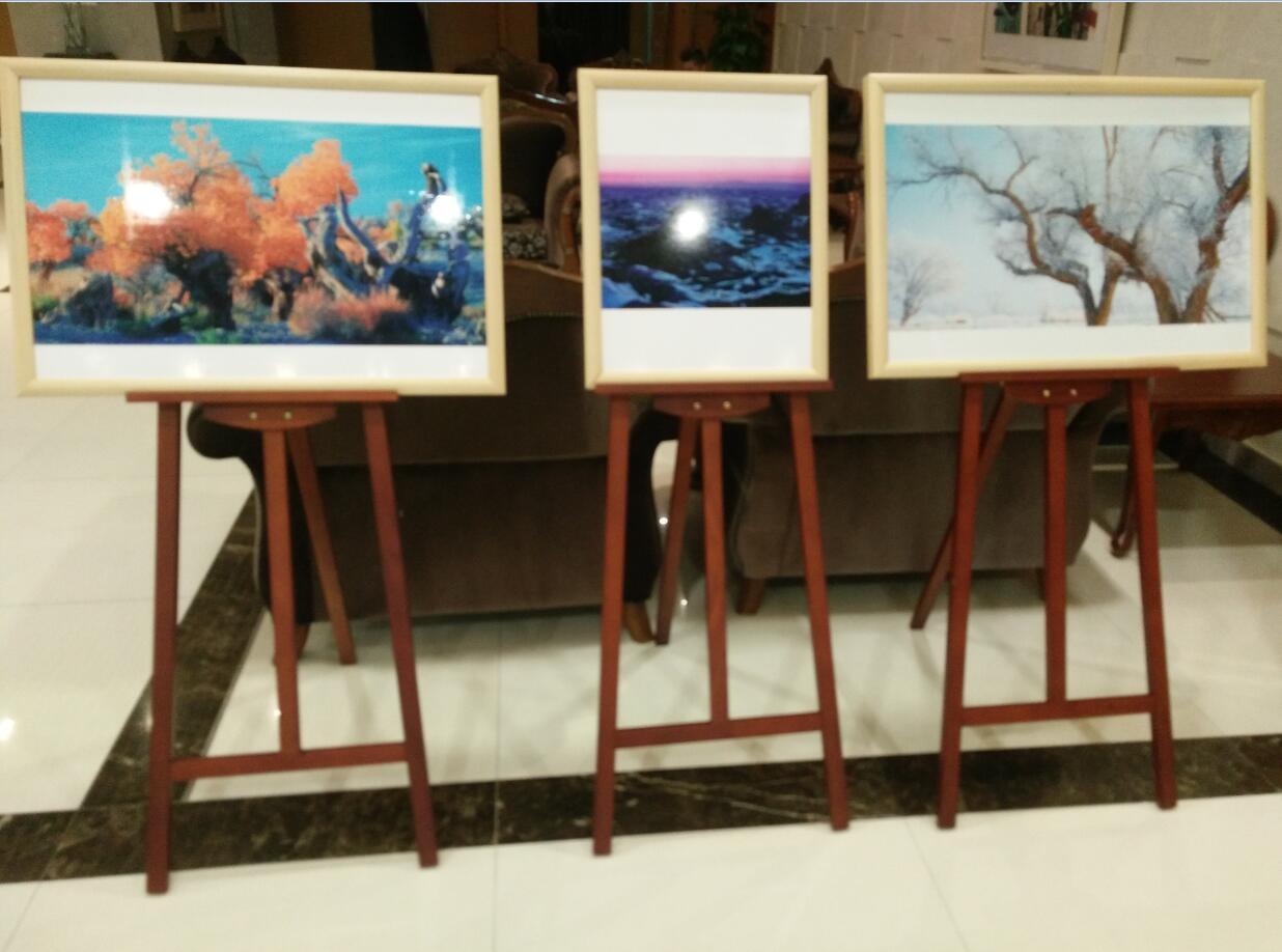 画夹、画板、画架 上海小型画展展架出租松木三角画架