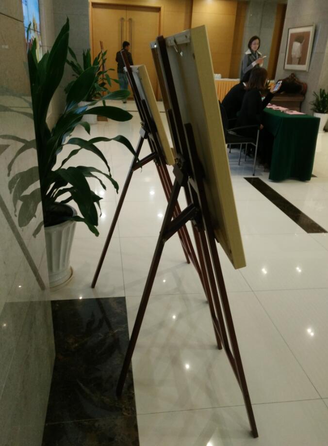 画夹、画板、画架 上海小型画展展架出租松木三角画架2