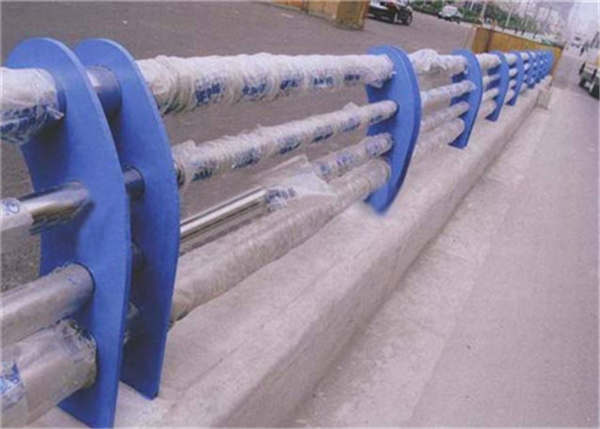 交通防护栏杆绿洲护栏货源充足还便宜 89×2.5不锈钢复合管5