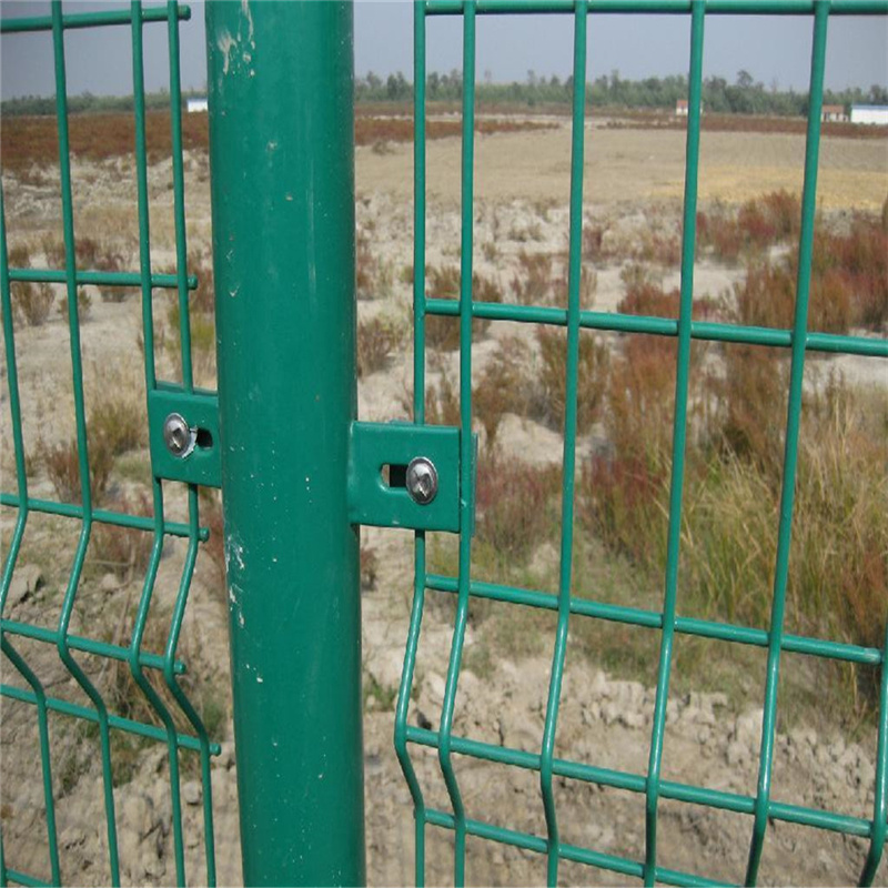 高速公路隔离护栏 优质护栏网阻车桩专业安装 双边丝护栏网5