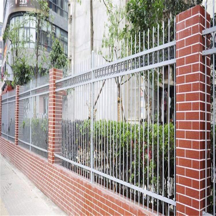 别墅珊栏锌钢护栏网永超工厂可以按需定制--花园工厂草坪区护栏网1
