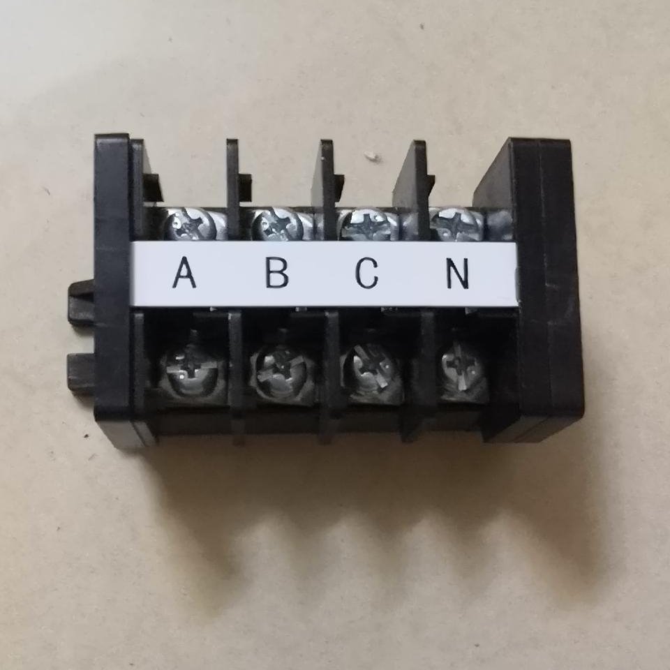 PC等各种材质 15A等各种电流电压均可定制 220V 开利空调专供接线端子 ABS5