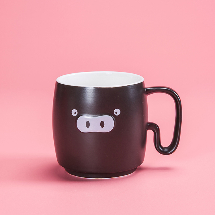 创意广告猪猪陶瓷杯马克杯定制logo1