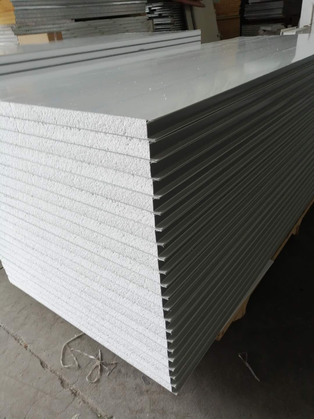 亚宝净化 手工玻镁板 厂家直销定制 机制硫氧镁板泡面板 机制岩棉夹心彩钢板3