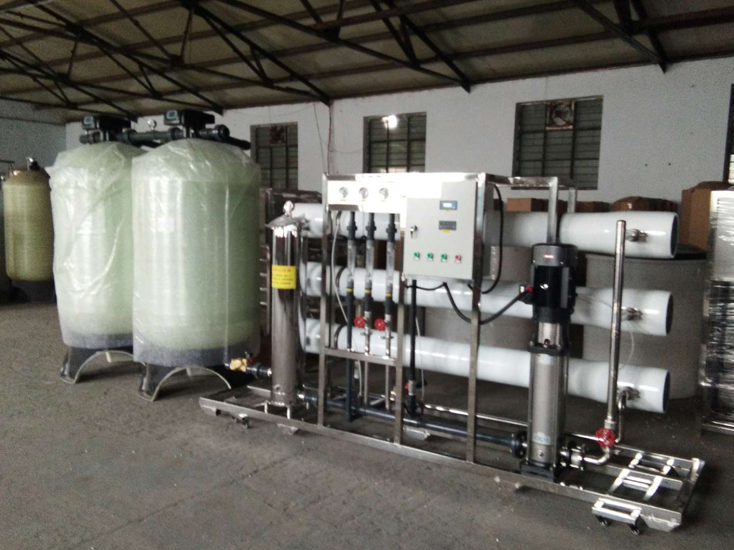 内蒙古各种型号井水处理设备定制 反渗透设备10
