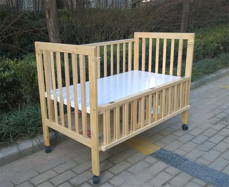 小宝乐家新品发布 全国招商 儿童床 多功能书桌式实木婴儿床2