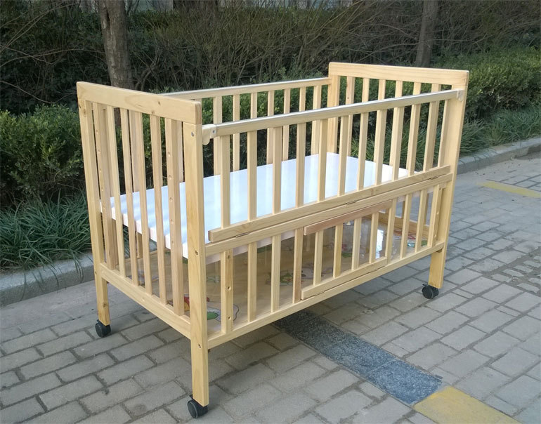 小宝乐家新品发布 全国招商 儿童床 多功能书桌式实木婴儿床3