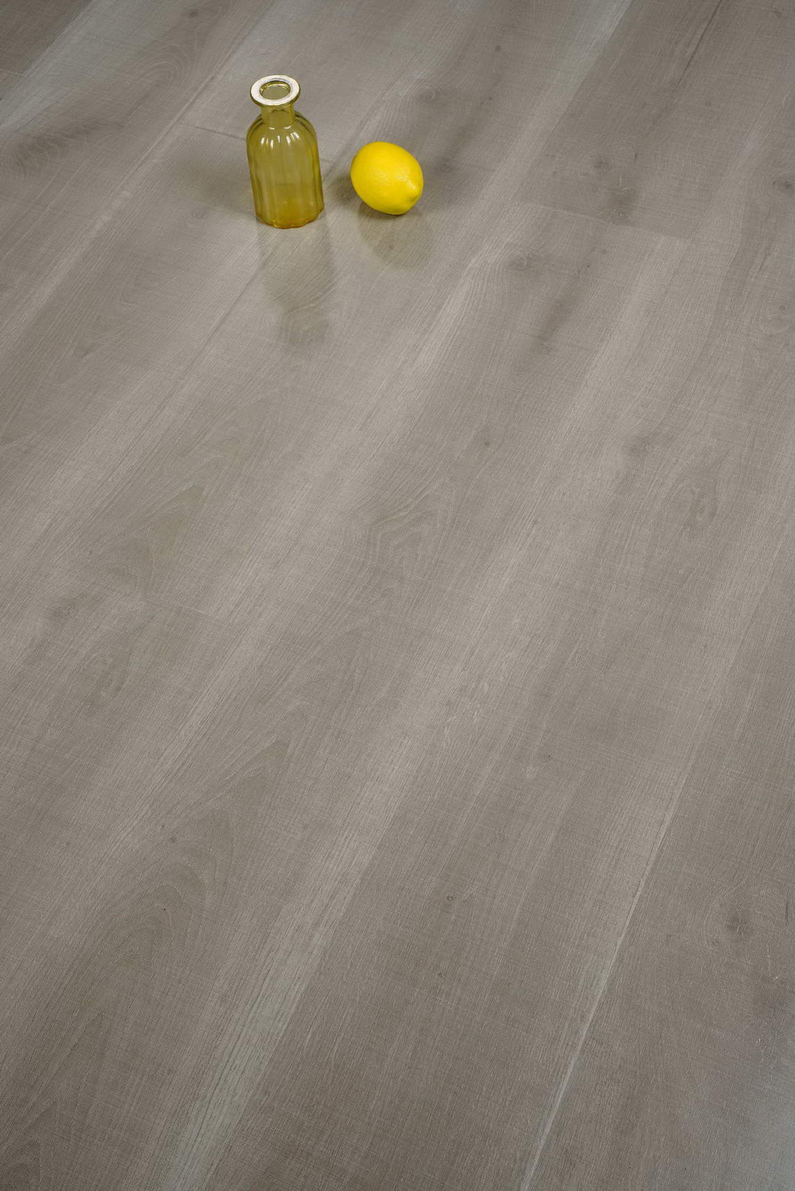 冠然地板 高清耐磨花色纸 哈素海幻影拉丝系列 强化复合地板 E1级大豆环保用胶 绿色选材6