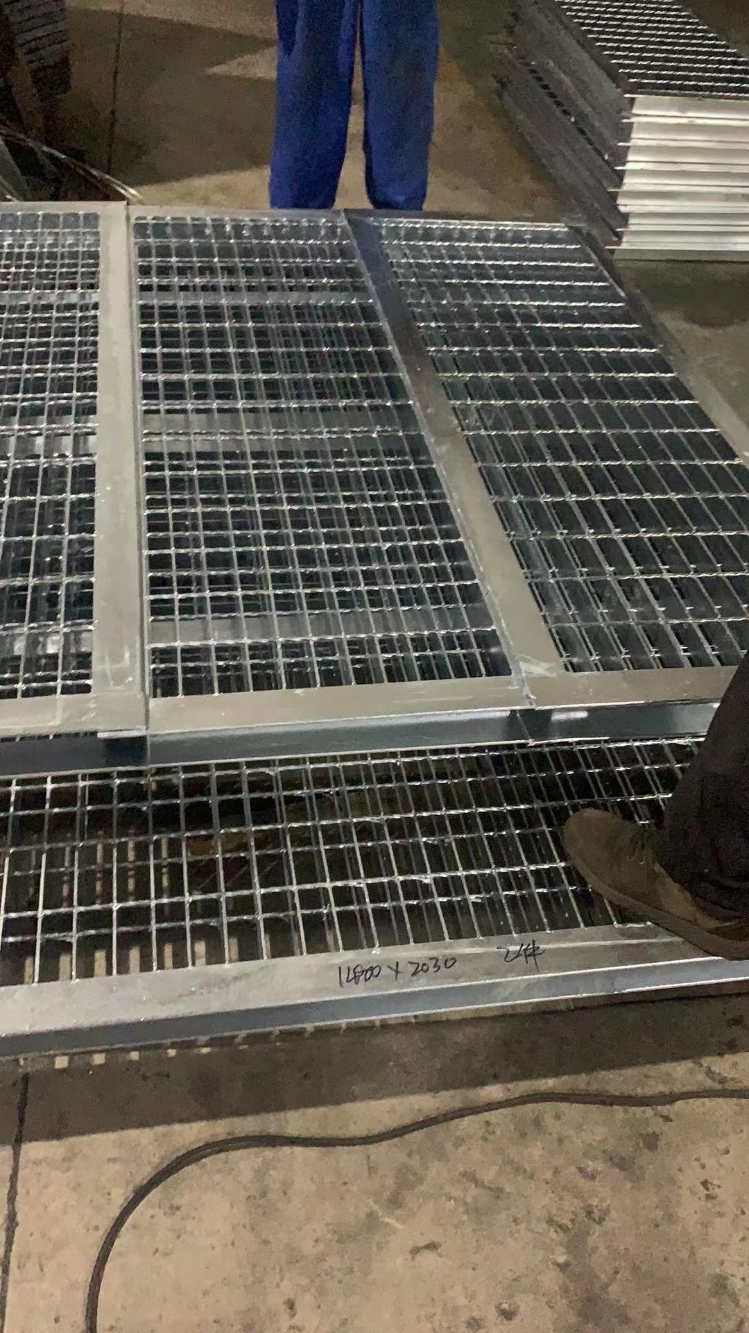 建筑平台钢格板厂家直销 镀锌钢格板 江苏凯之睿不锈钢格栅板