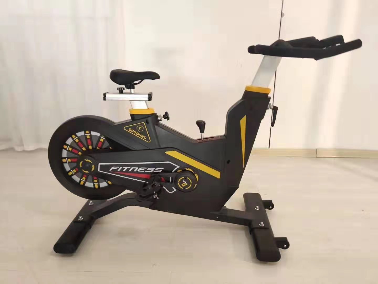 山东德州专业生产建身器材动感单车 组合健身用品1