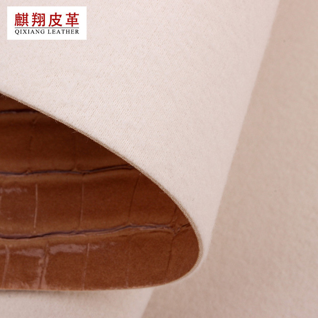 欧标环保1.1mmpvc鳄鱼纹高光皮革软硬包皮带箱包面料人造革仿皮料7