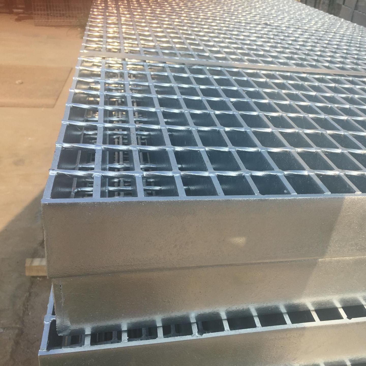 金属制品 网格板及格栅板 建筑材料 钢格栅板