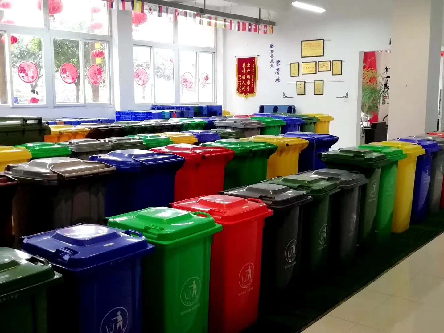 西昌市城市街道120L加厚塑料垃圾桶 pe注塑环卫塑料垃圾桶厂家5