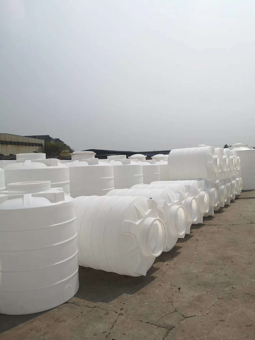 10吨外加剂塑料桶 贵阳塑料桶子报价 厂家低价促销10立方塑料储罐2