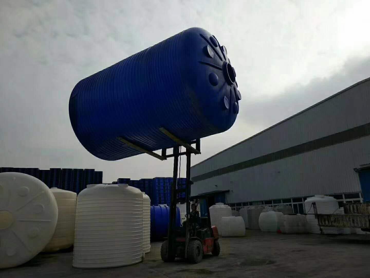 宝兴县PE储罐 20吨消防塑料水箱 塑胶水塔 塑料桶厂家