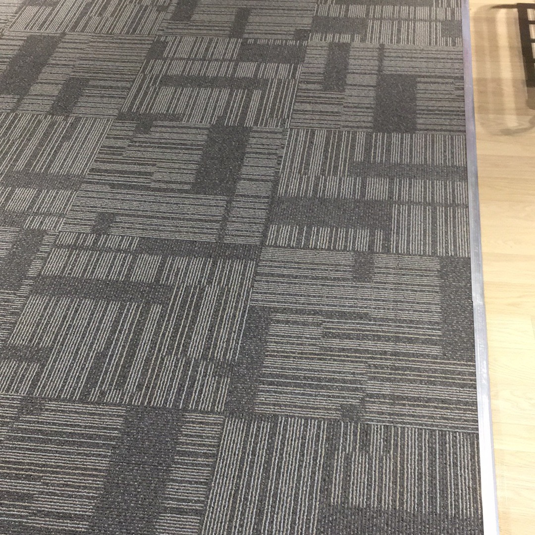 深圳办公地毯厂家直销价格便宜专业的安装师傅上门安装 其他地板4